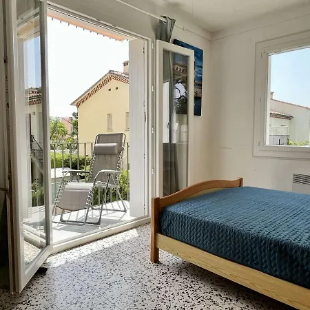 Coquet A 300m De La Avec Garage Et Balcon - - Fr-1-225-668